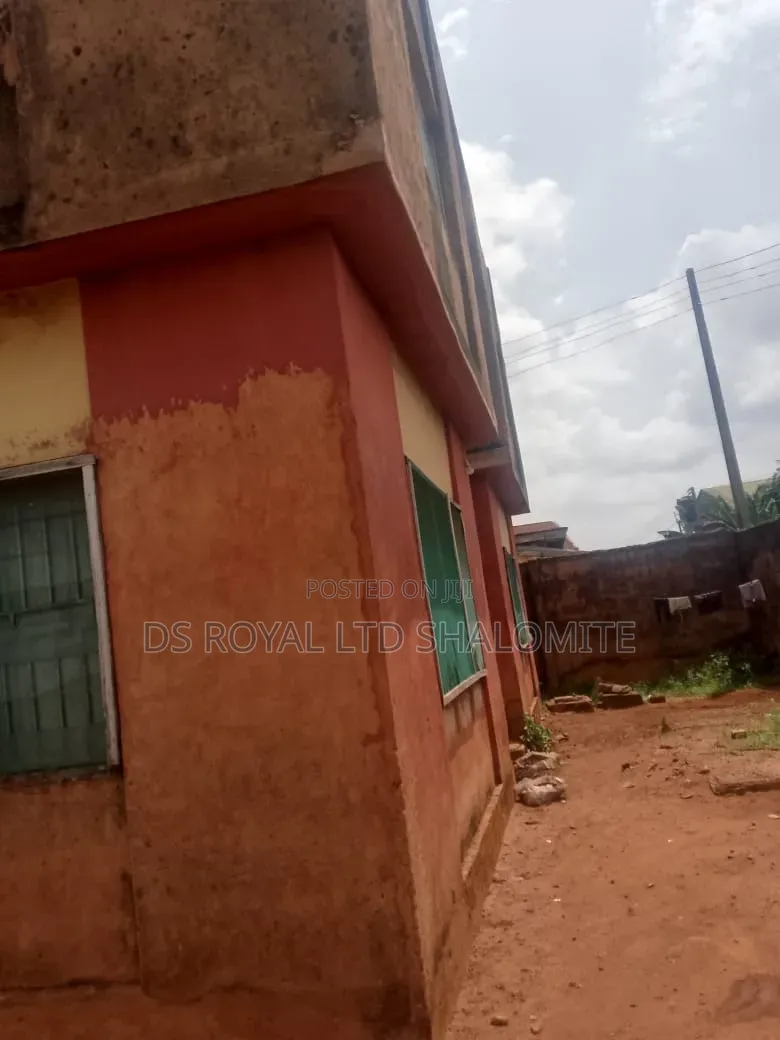 3bdrm Block of Flats in Benin City for sale