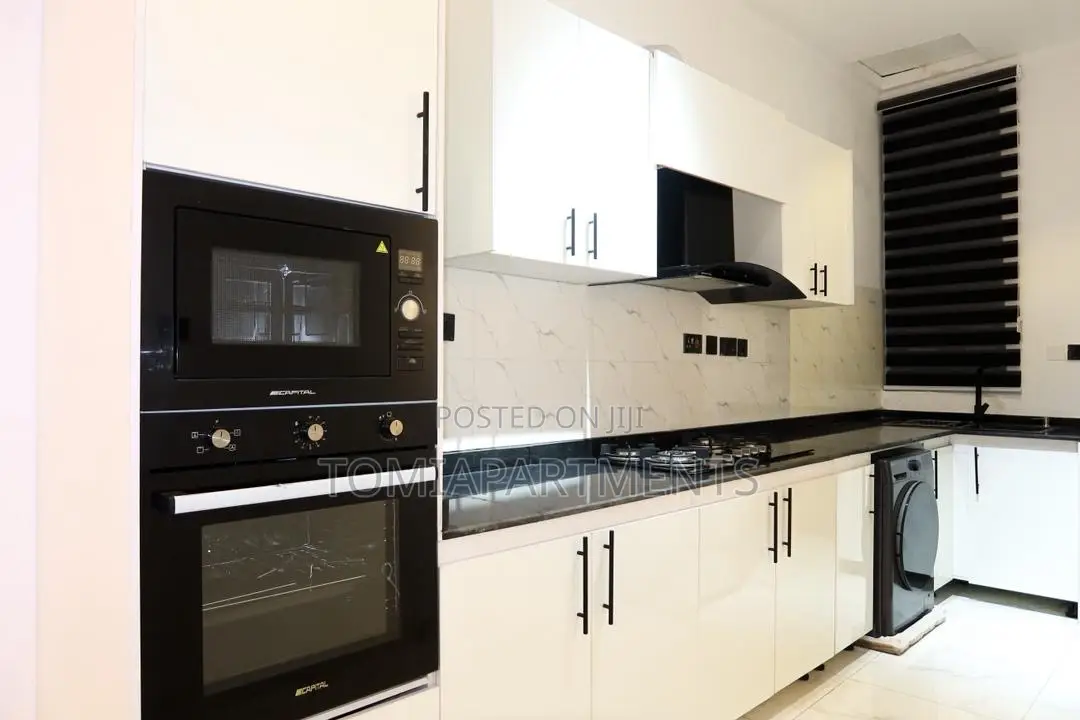 Cozy 2 Bedroom Shortlet With Ps5, Snooker, Pool Gym in Ologolo Lekki