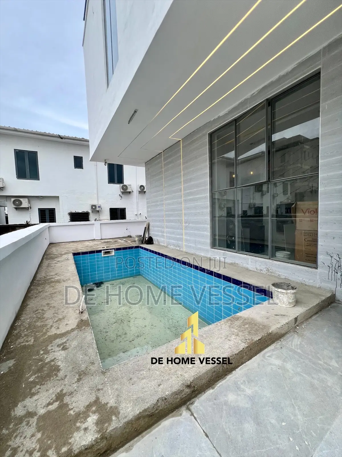 5bdrm Duplex in Osapa london for sale
