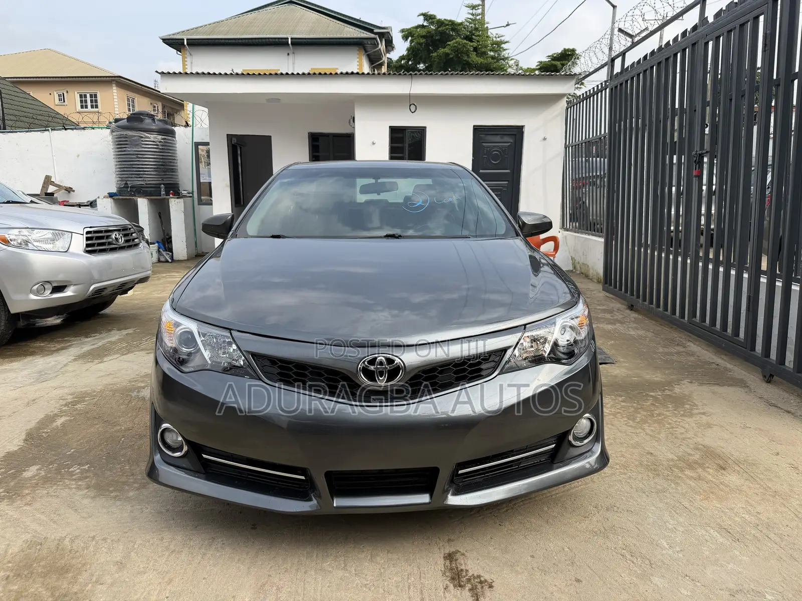 Toyota Camry SE 4dr Sedan (2.5L 4cyl 6A) 2014 Gray