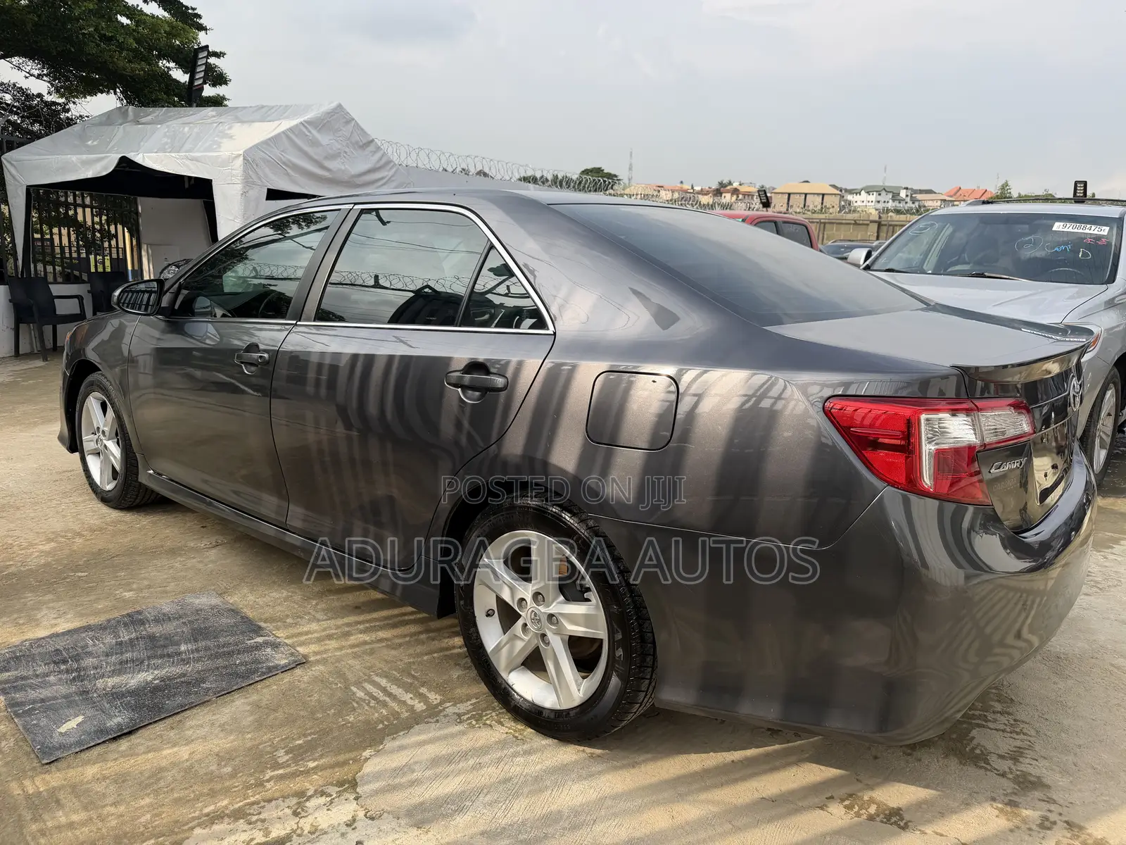 Toyota Camry SE 4dr Sedan (2.5L 4cyl 6A) 2014 Gray