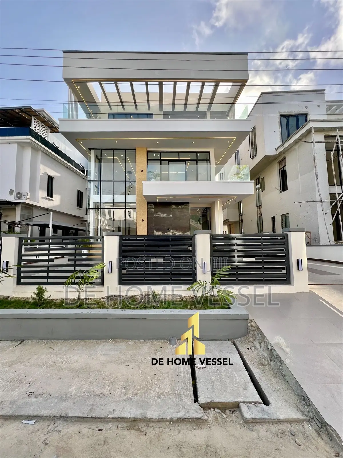 5bdrm Duplex in Lekki for sale