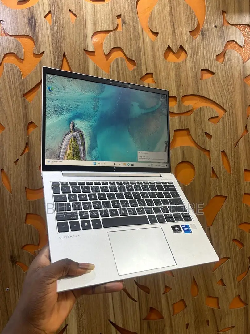 Laptop HP EliteBook 830 G9 16GB Intel Core i7 SSD 512GB