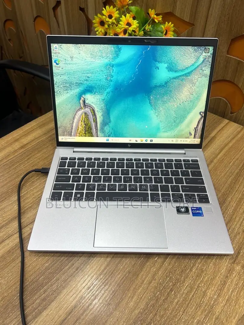 Laptop HP EliteBook 830 G9 16GB Intel Core i7 SSD 512GB