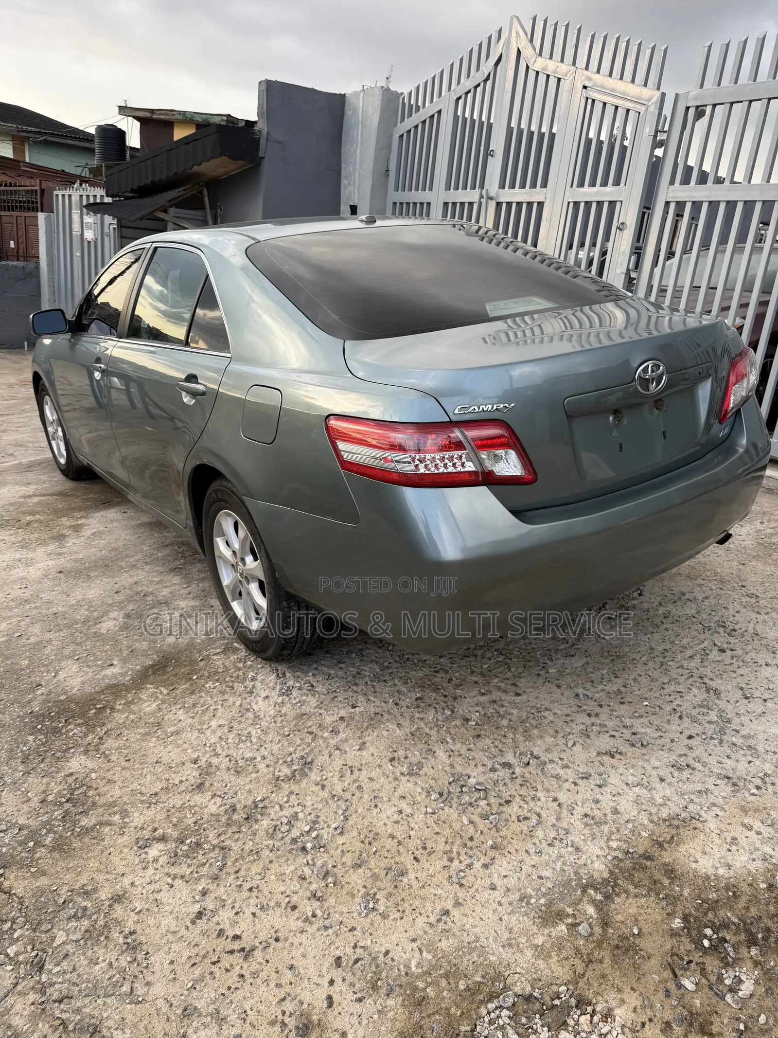 Toyota Camry LE 4dr Sedan (2.5L 4cyl 6A) 2011 Green