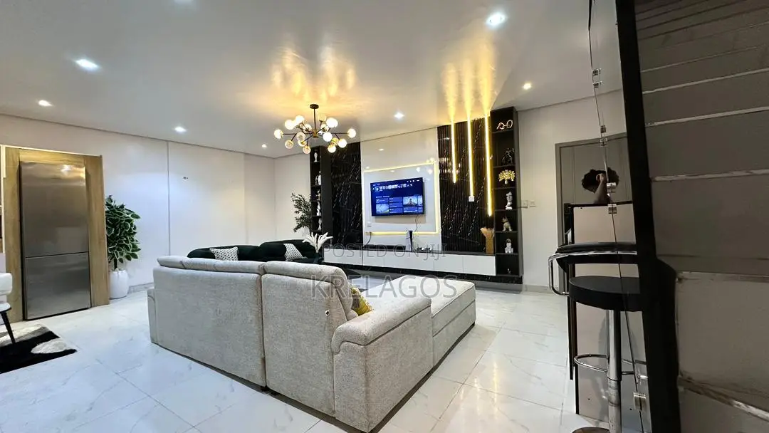 Furnished 2bdrm Maisonette in Lekki Phase 1 for rent