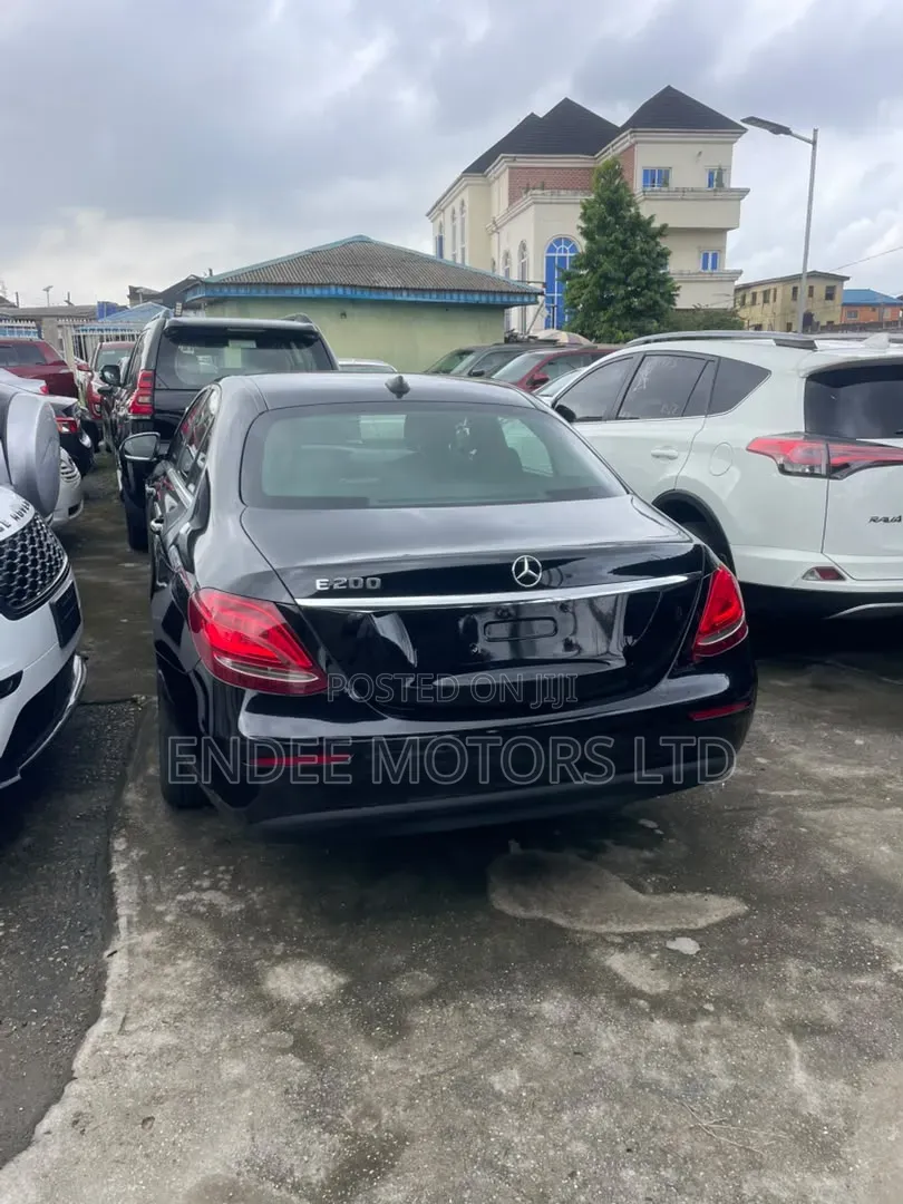 Mercedes-Benz E200 2017 Black
