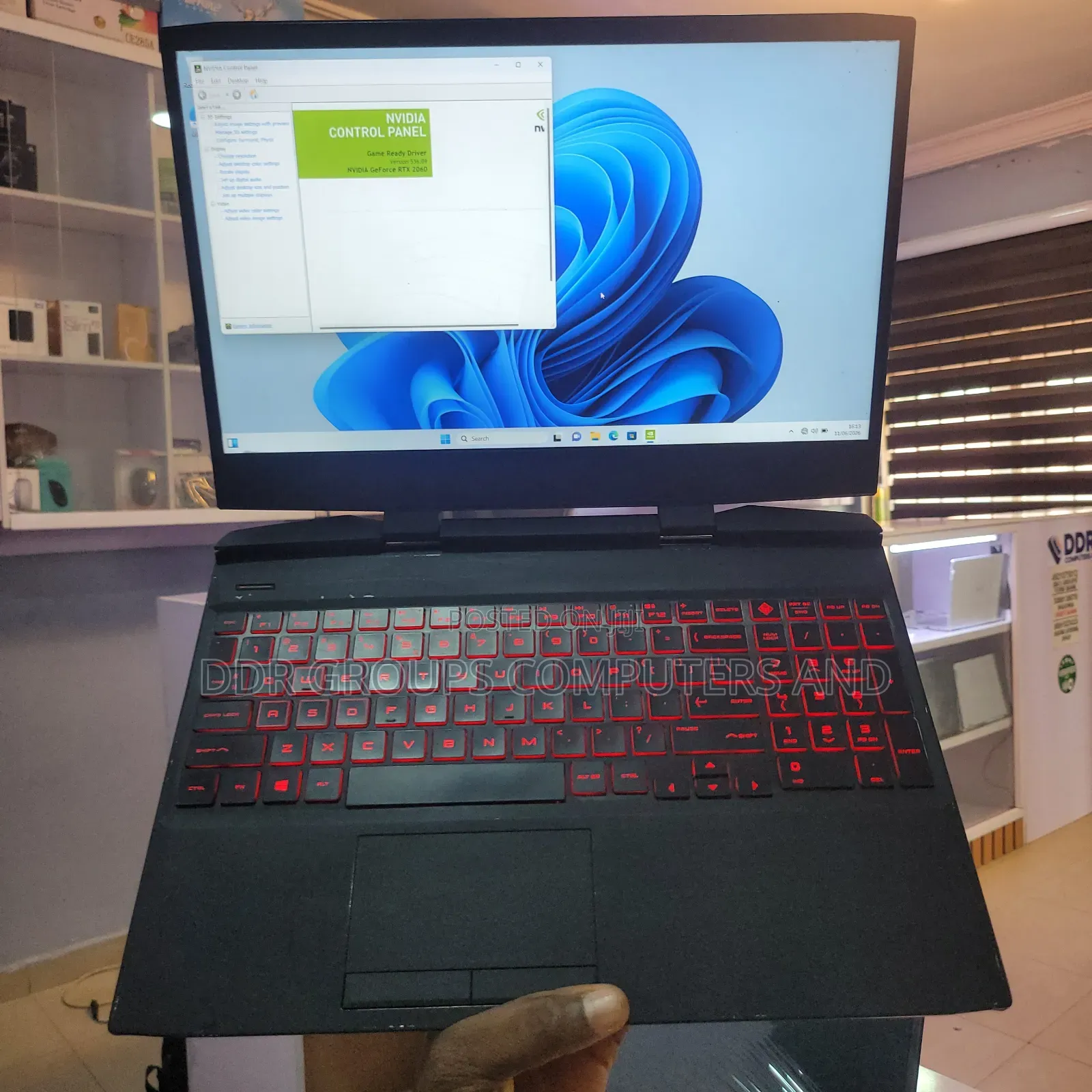 Laptop HP Omen 15-dh002nr 8GB Intel Core i7 SSD 1T