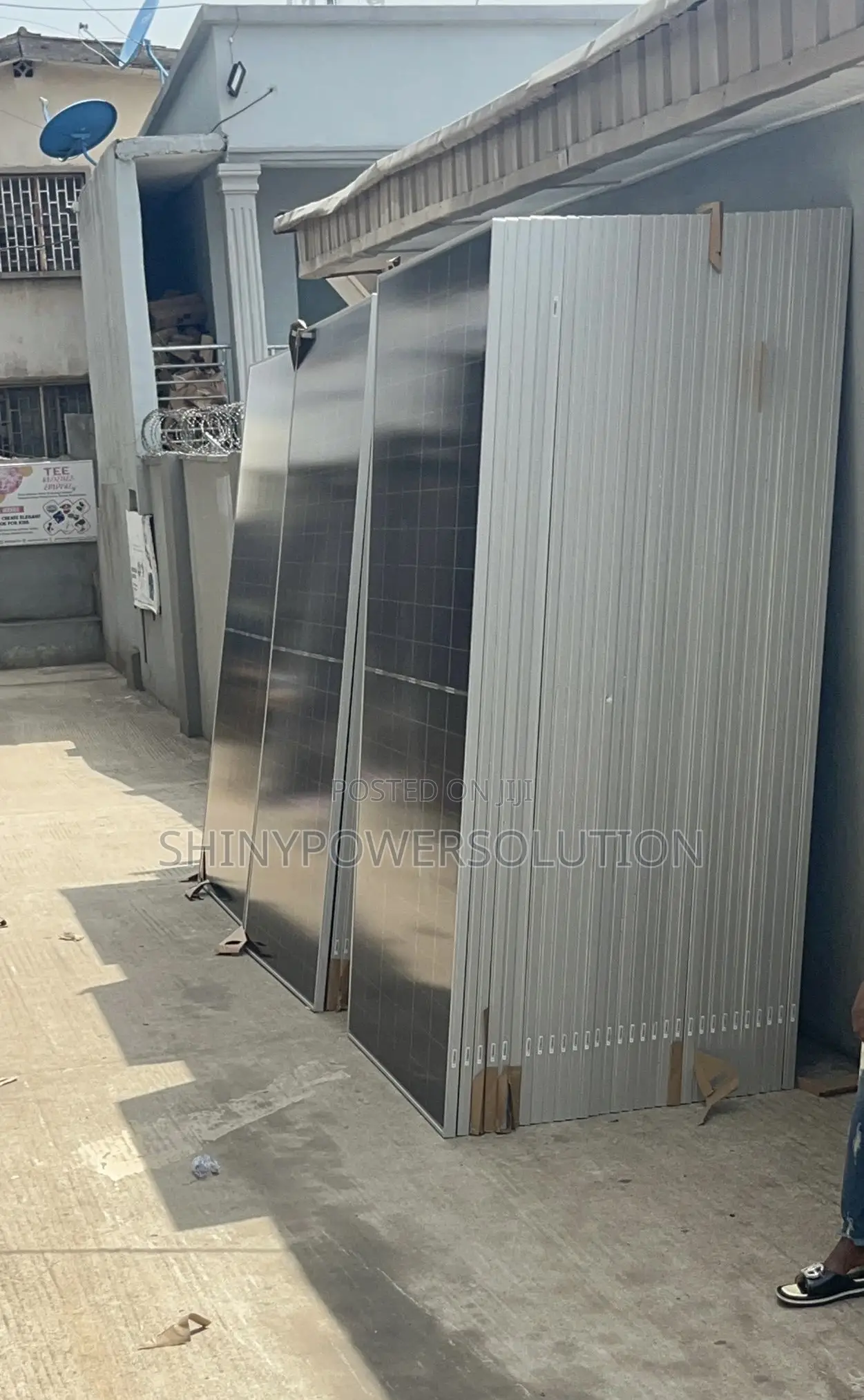 Original Jinko 715w Solar Panels