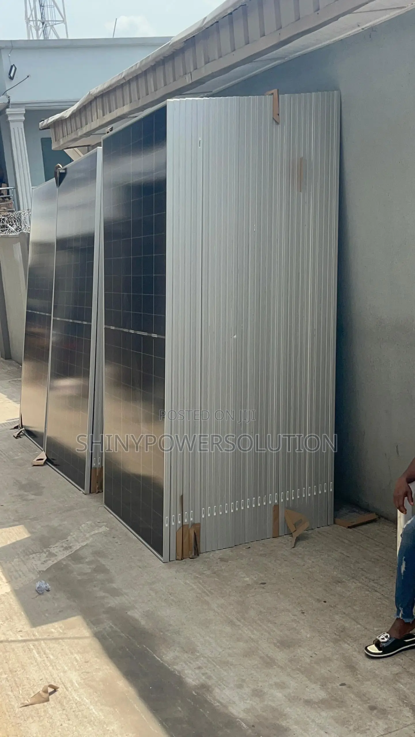 Original Jinko 715w Solar Panels