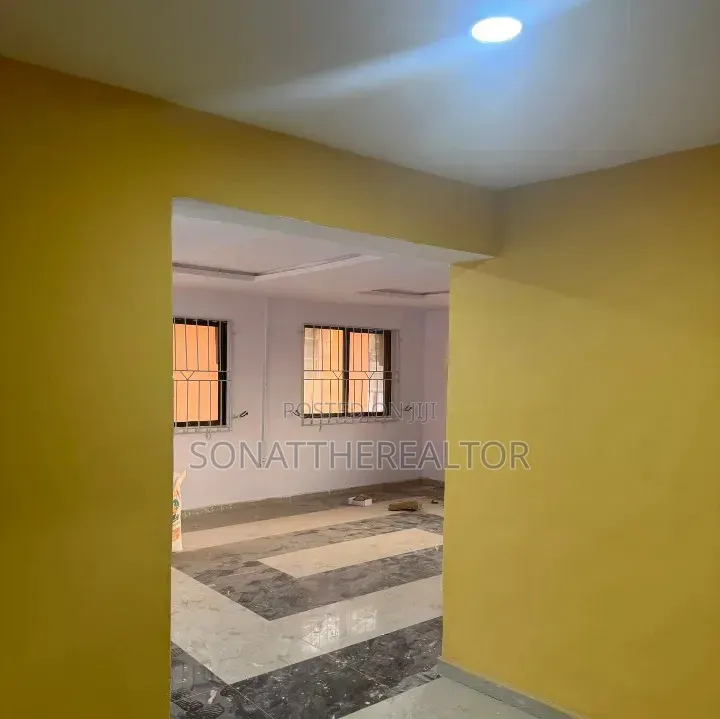 3bdrm Apartment in Oluyole for rent