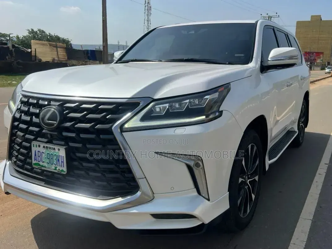 Lexus LX 570 (5 seats) AWD 2021 White