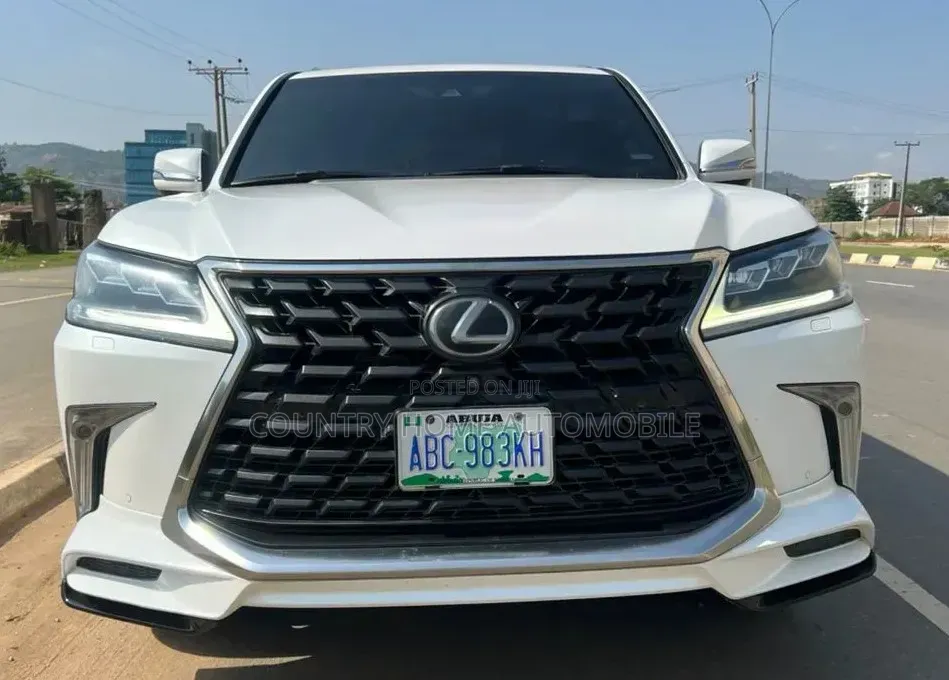Lexus LX 570 (5 seats) AWD 2021 White