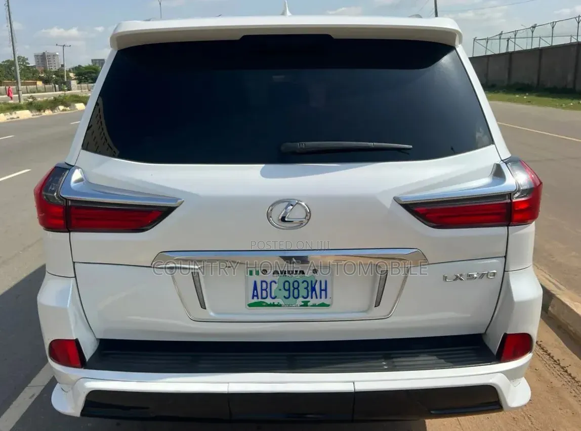 Lexus LX 570 (5 seats) AWD 2021 White