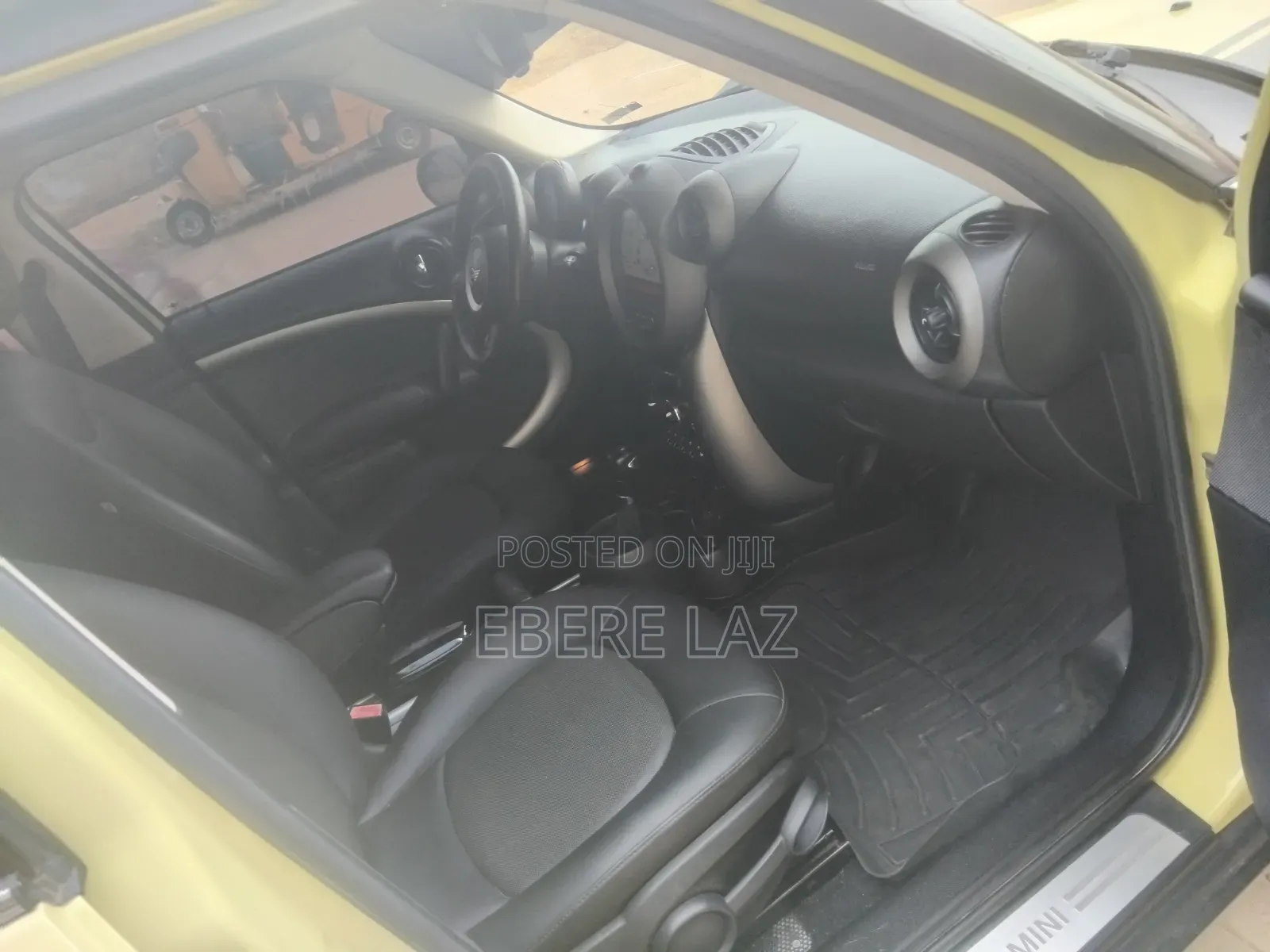 Mini Cooper 2012 Yellow