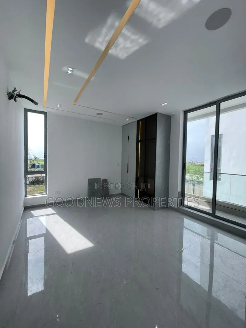 5bdrm Duplex in Ikoyi for sale