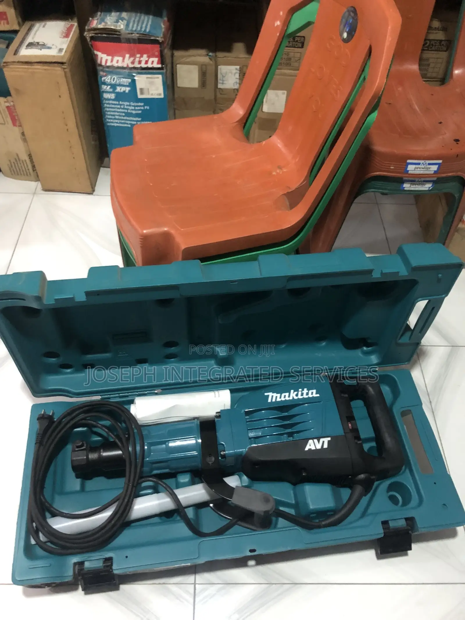 Makita Hm1317c Demolition Hammer