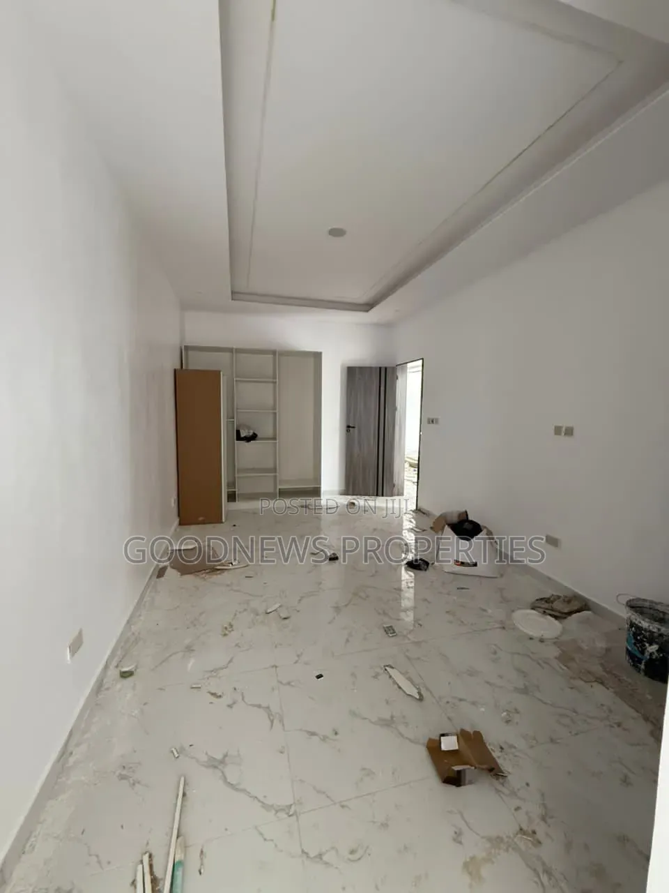 3bdrm Apartment in Lekki Phase 1 for sale