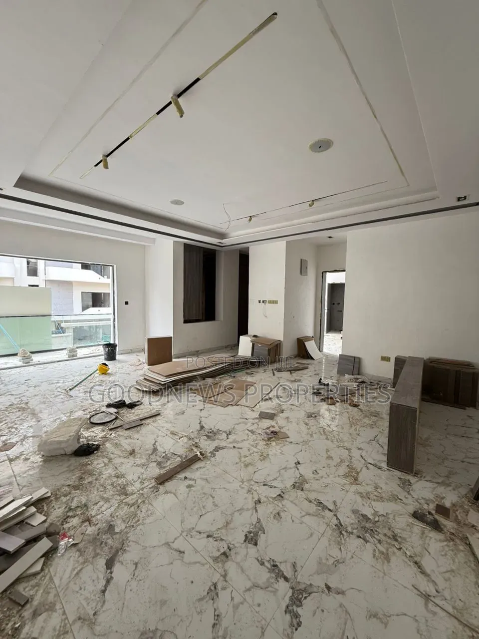 3bdrm Apartment in Lekki Phase 1 for sale