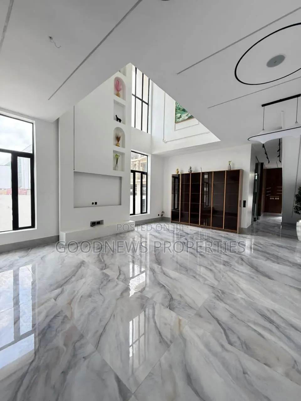 5bdrm Duplex in Lekki Phase 1 for sale