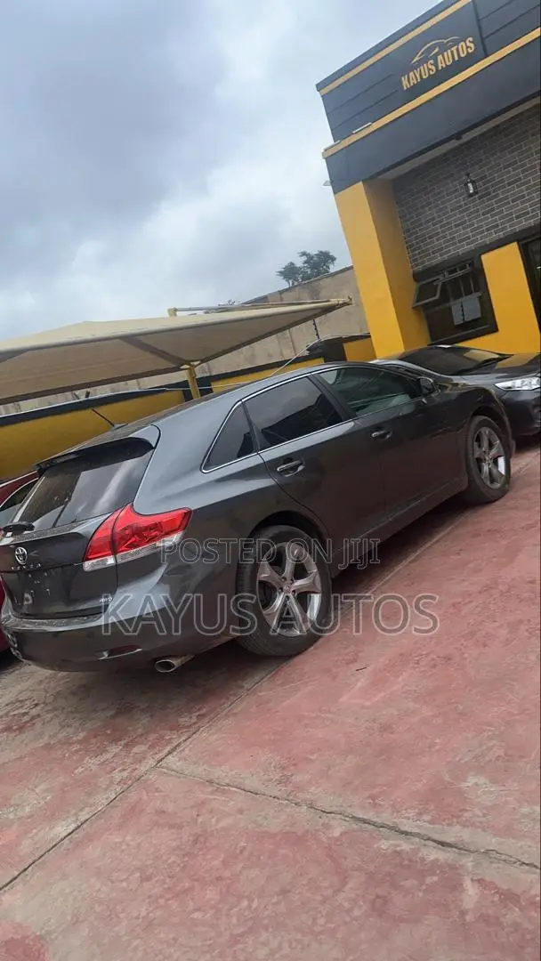 Toyota Venza V6 AWD 2010 Gray
