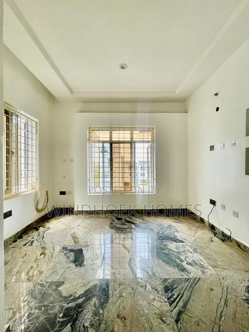 4bdrm Duplex in Jahi for sale