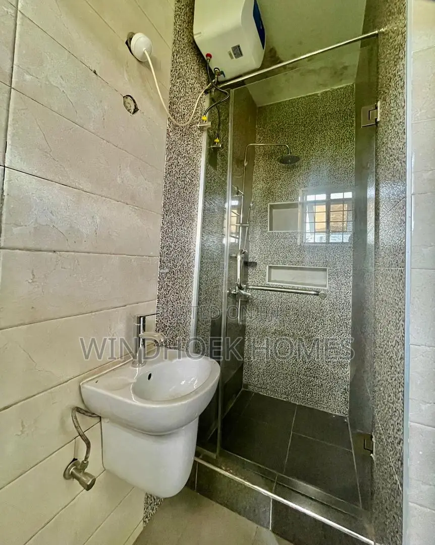 4bdrm Duplex in Jahi for sale