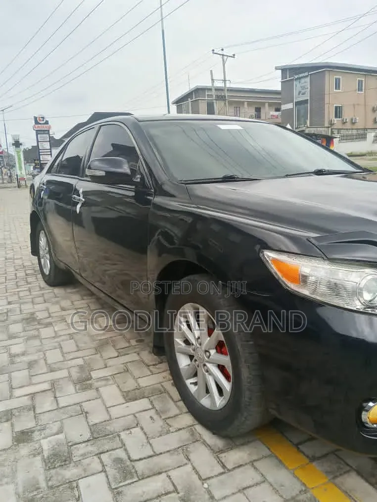 Toyota Camry SE V6 4dr Sedan (3.5L 6cyl 6AM) 2009 Maroon