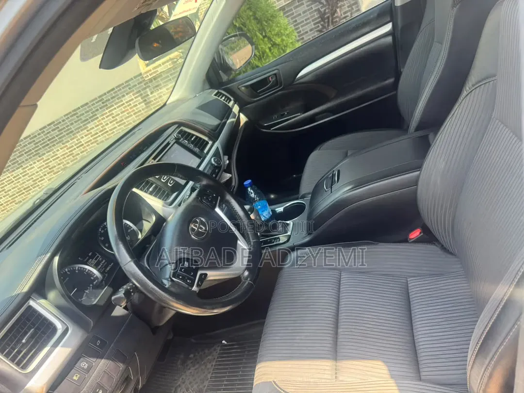 Toyota Highlander 2018 Silver