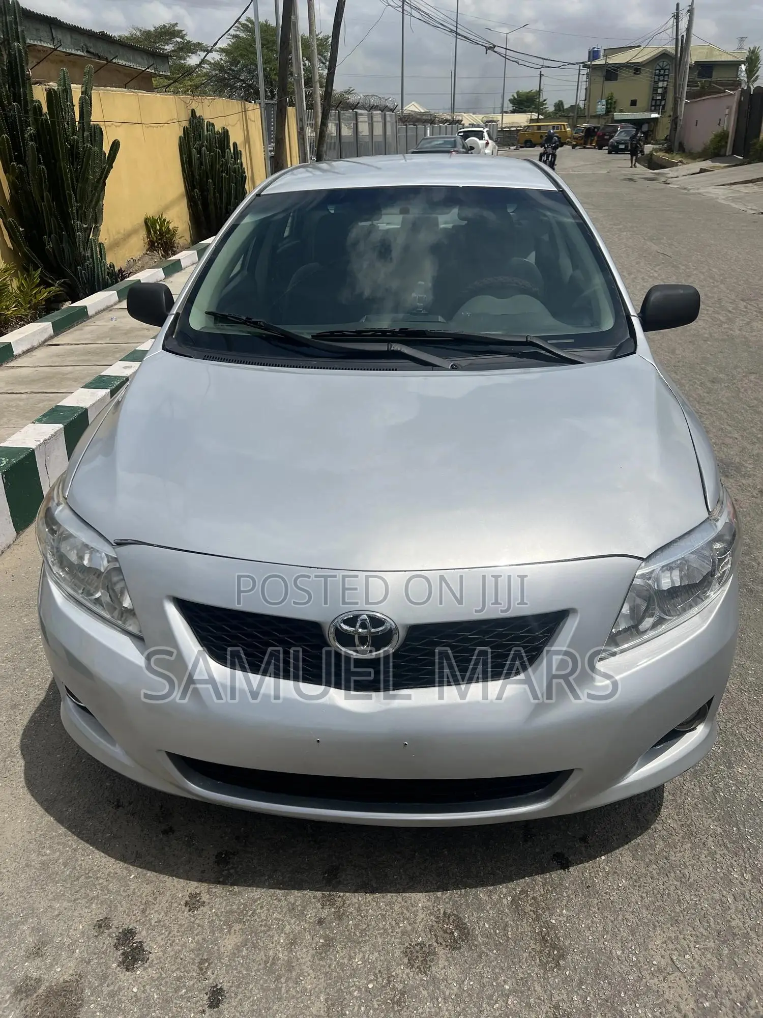 Toyota Corolla LE 4dr Sedan (1.8L 4cyl 4A) 2010 Silver