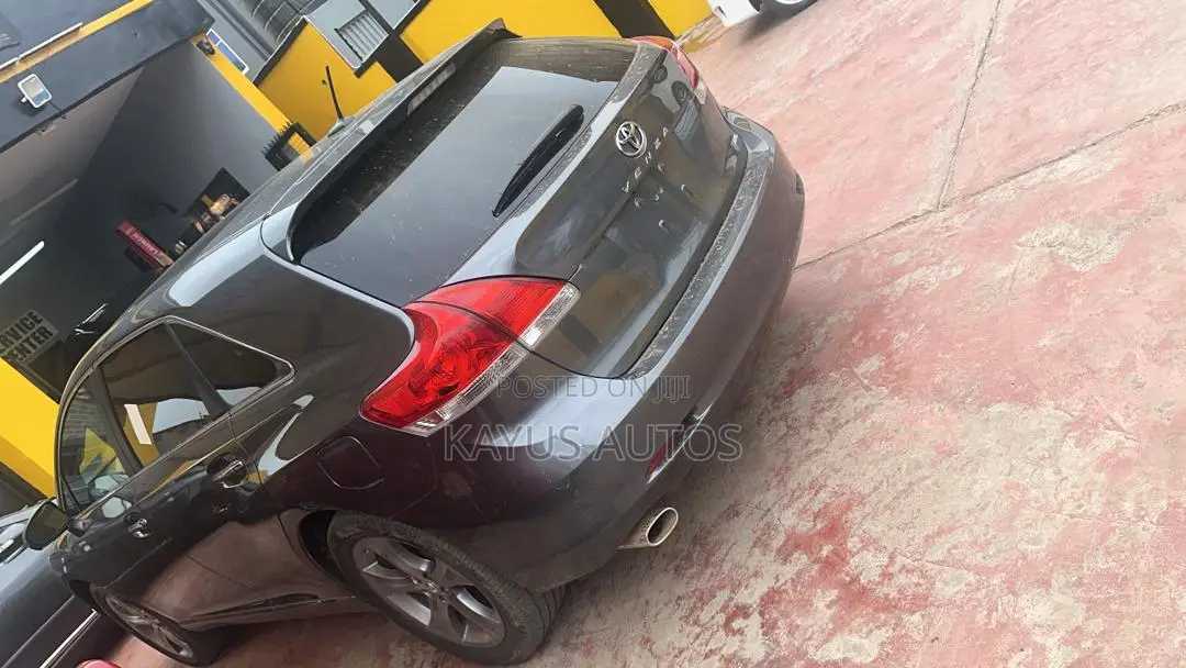 Toyota Venza V6 AWD 2010 Gray