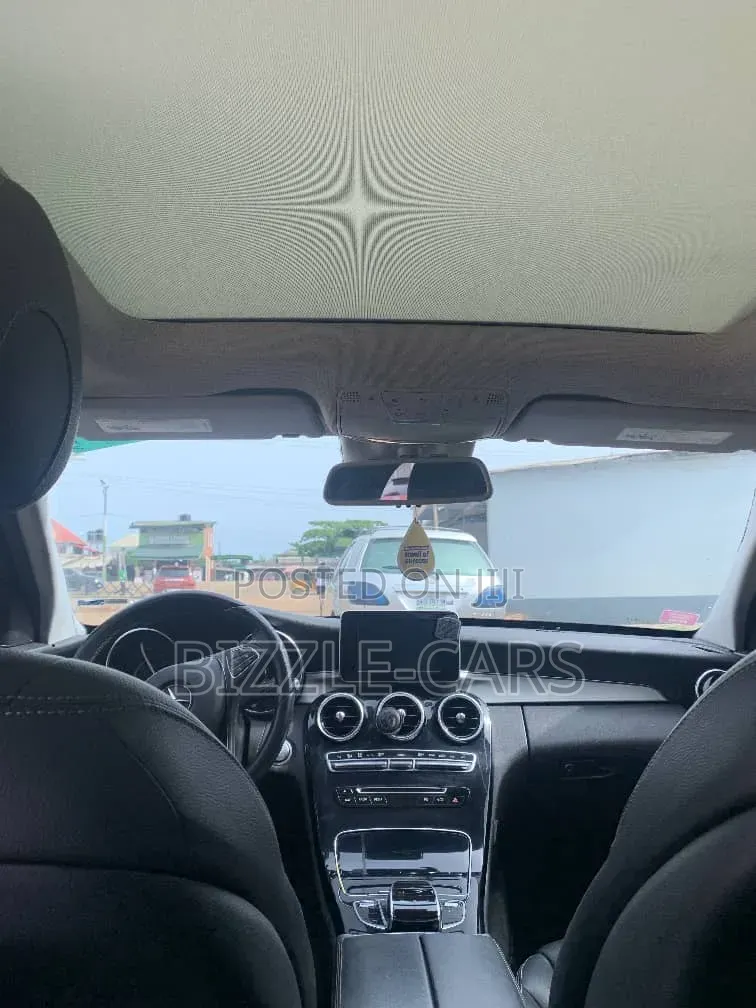 Mercedes-Benz C300 2016 Black