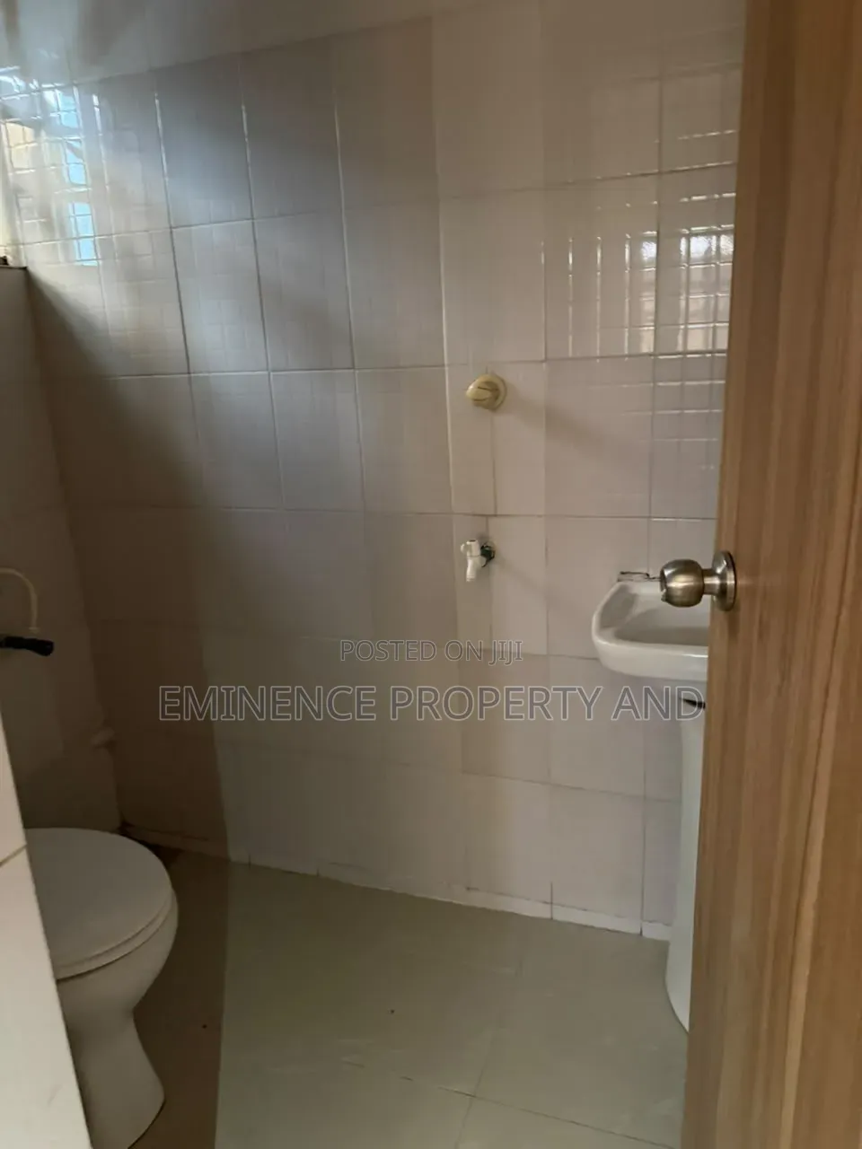 3bdrm Apartment in Lekki Phase 1 for rent
