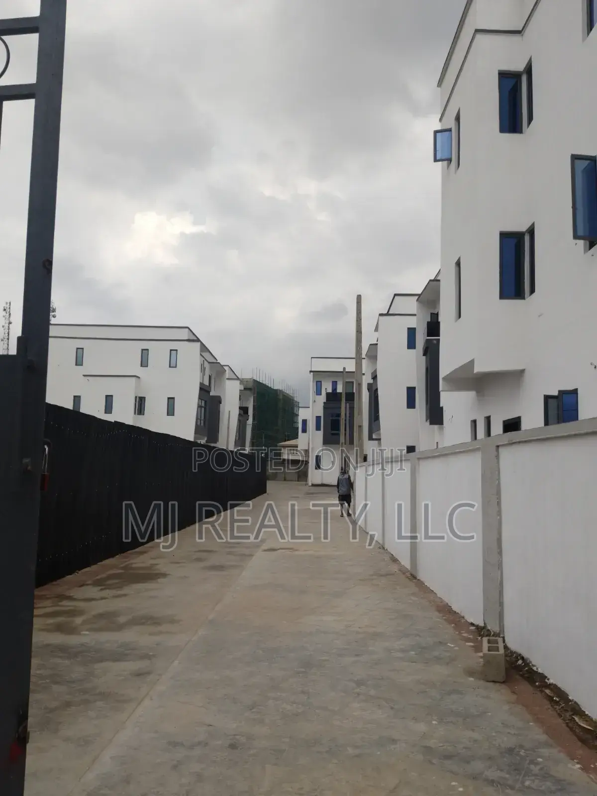 4bdrm Duplex in Opebi for sale
