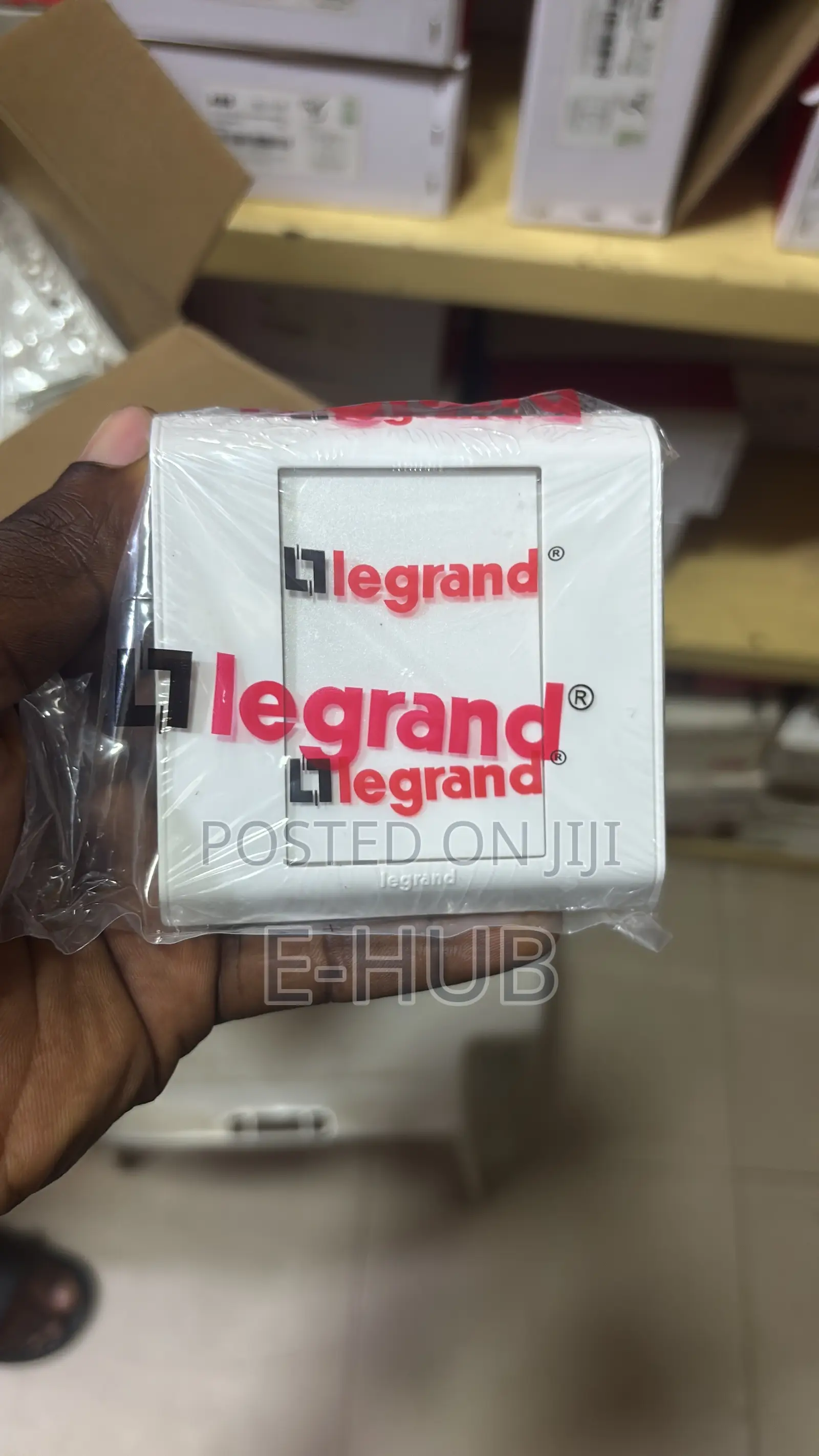 Cover Box 3/3 Legrand