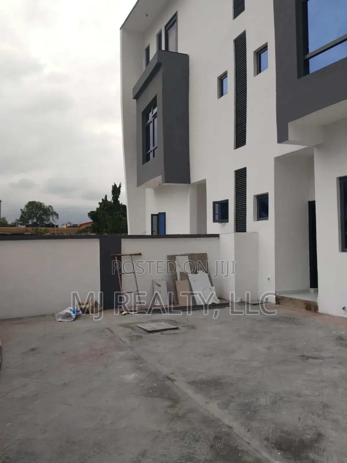 4bdrm Duplex in Opebi for sale