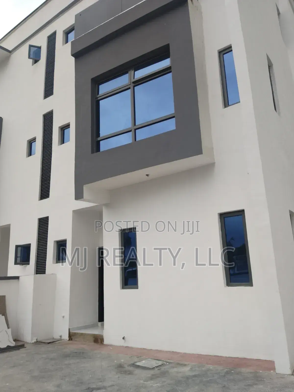4bdrm Duplex in Opebi for sale