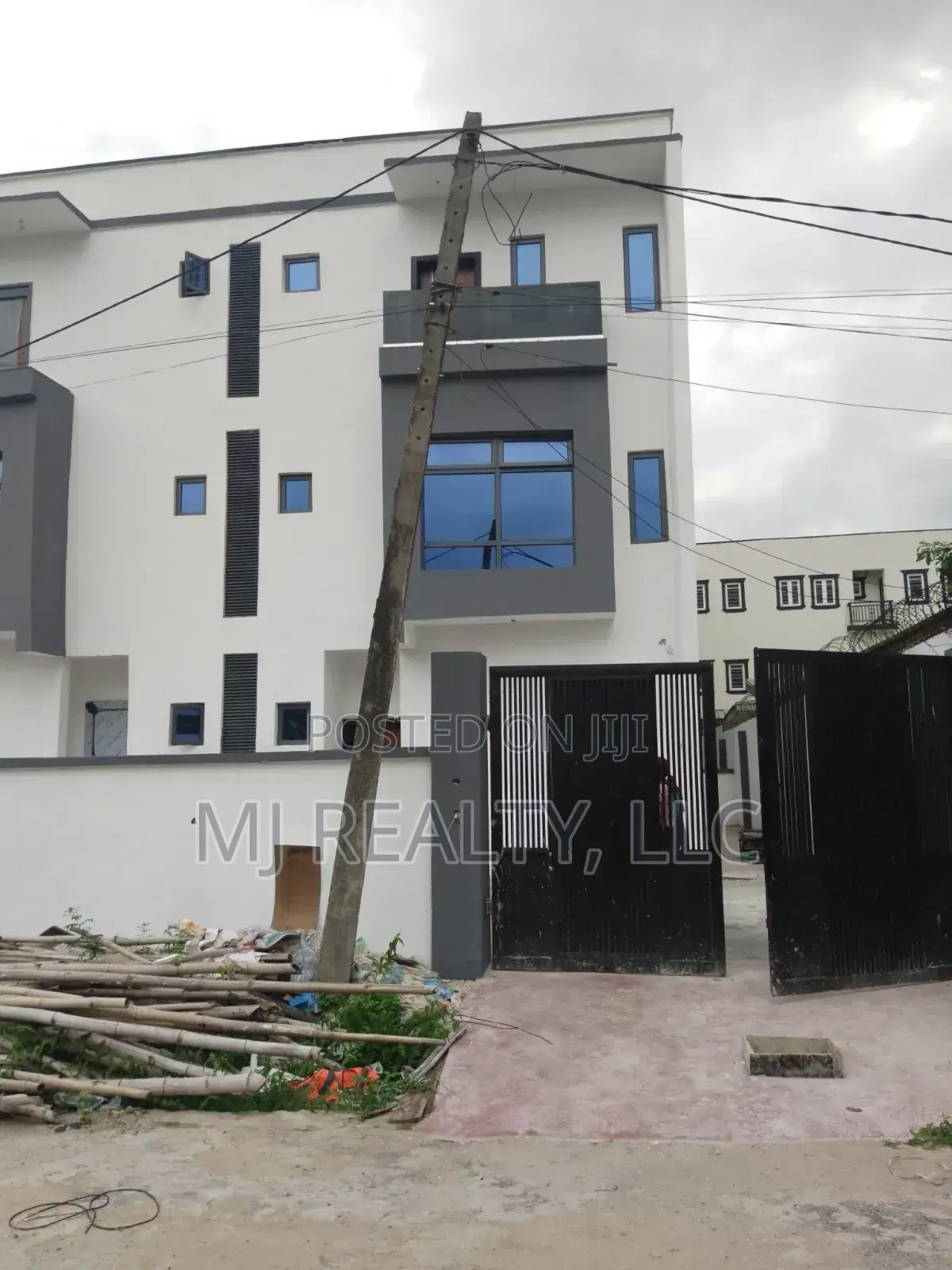 4bdrm Duplex in Opebi for sale