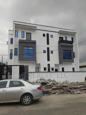 4bdrm Duplex in Opebi for sale