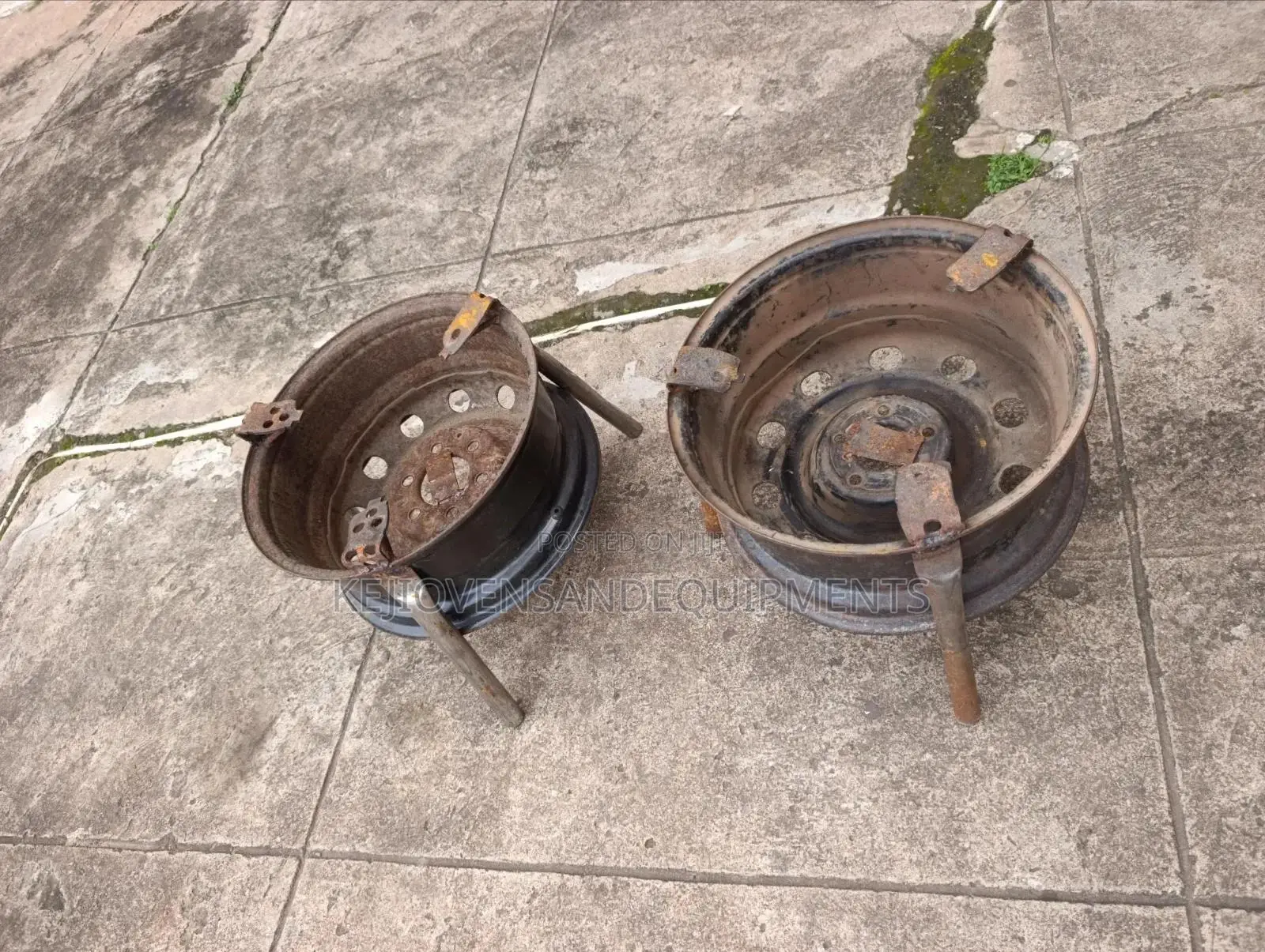 Big Rim Charcoal Stove That Can Carry Big Pot or Small Pot