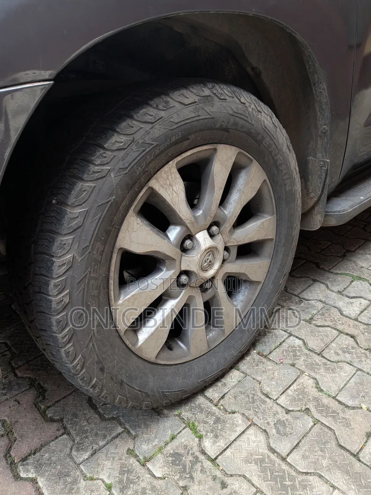Toyota Sequoia Limited 4dr SUV (5.7L 8cyl 6A) 2015 Gray
