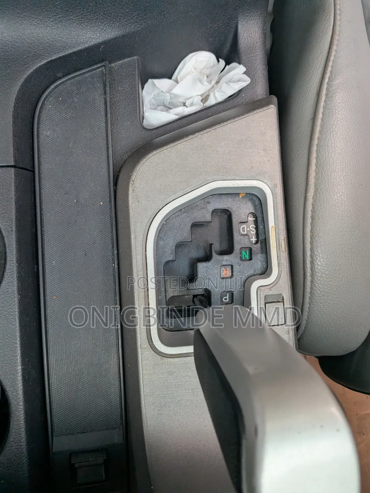 Toyota Sequoia Limited 4dr SUV (5.7L 8cyl 6A) 2015 Gray