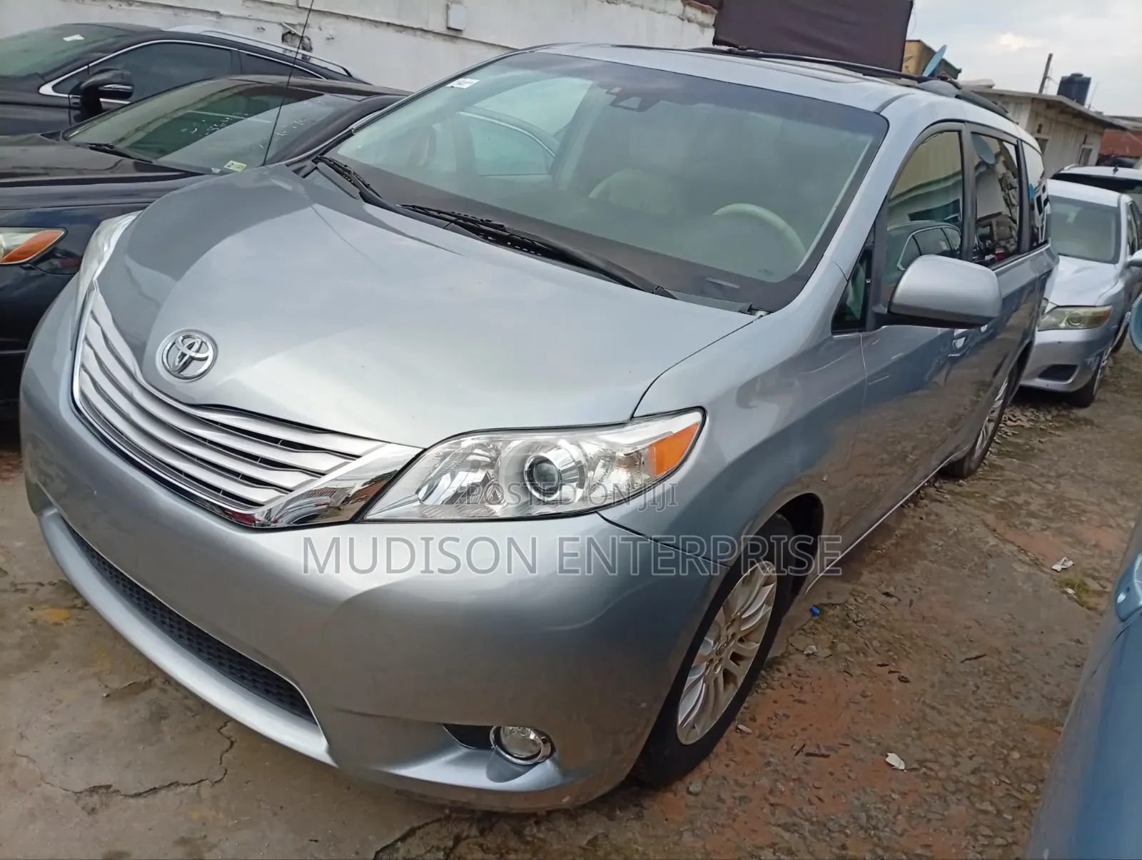 Toyota Sienna XLE 8 Passenger 2011 Gray