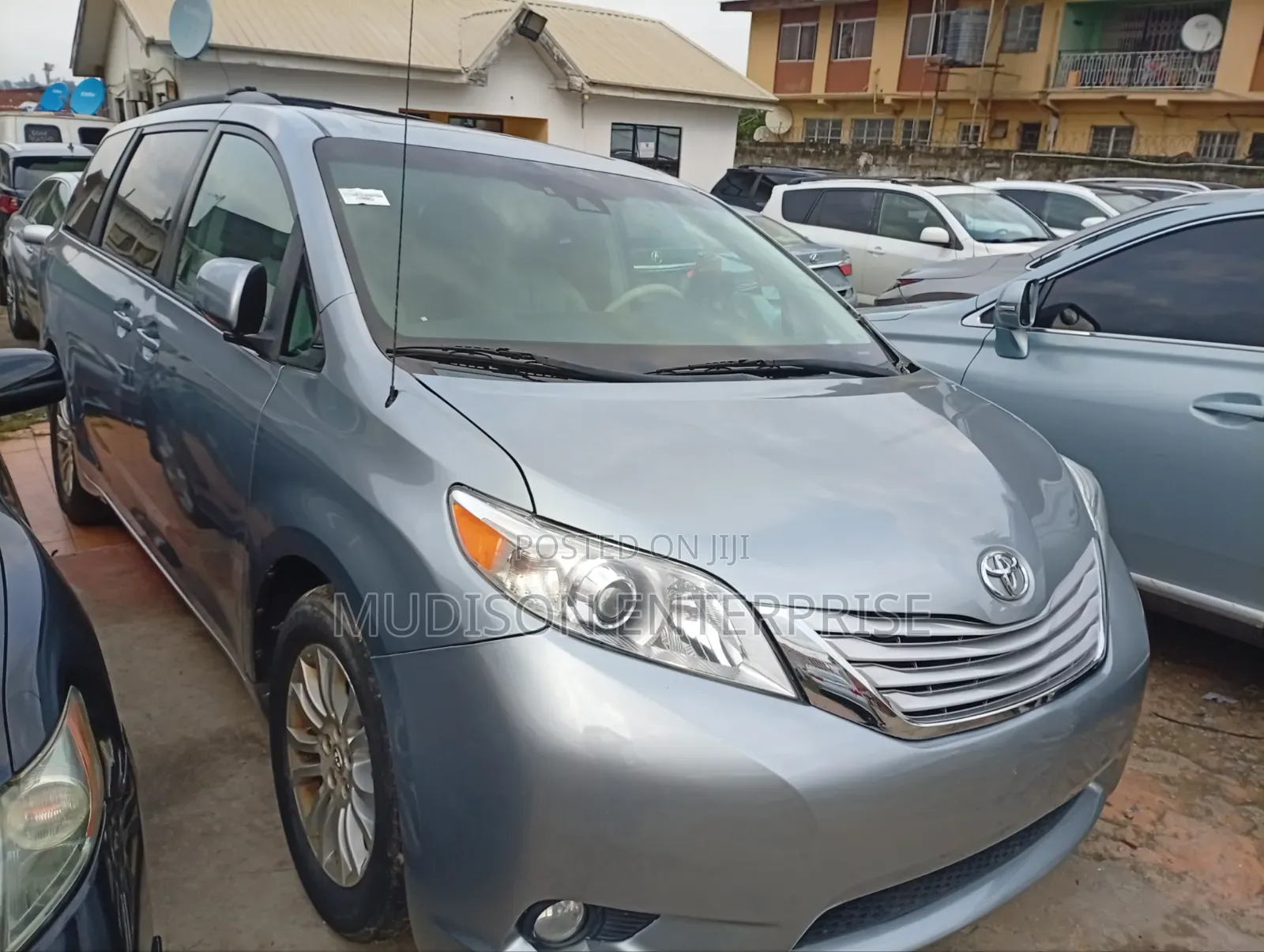 Toyota Sienna XLE 8 Passenger 2011 Gray
