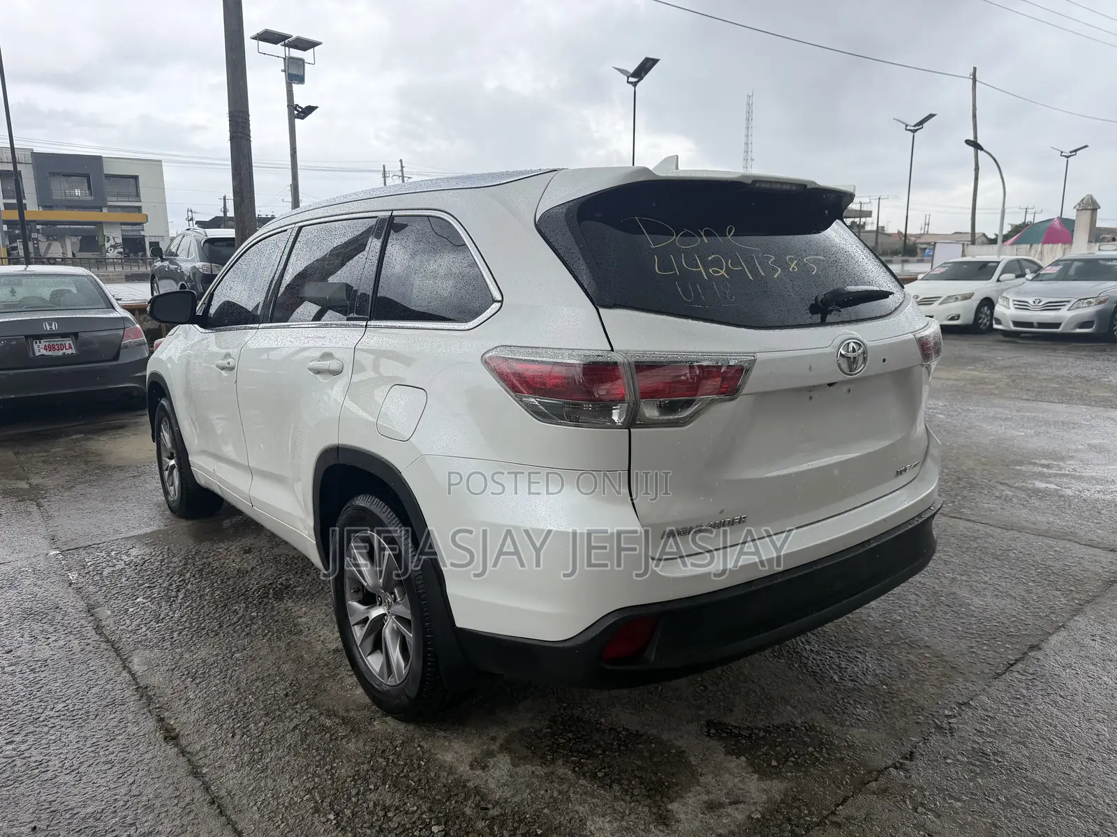 Toyota Highlander XLE 4dr SUV AWD (3.5L 6cyl 6A) 2015 White