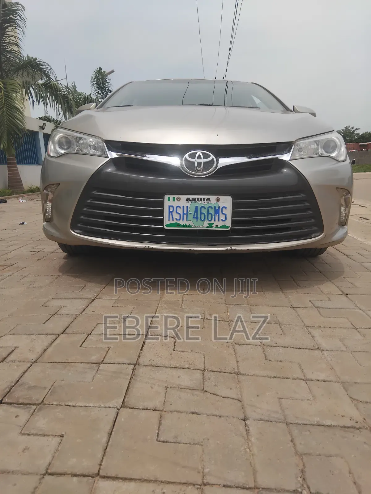 Toyota Camry 2016 Gold