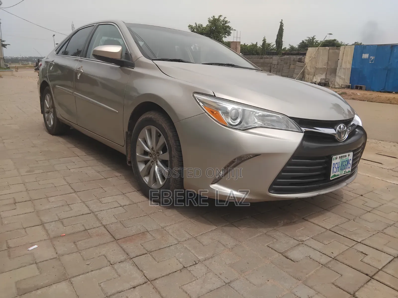 Toyota Camry 2016 Gold