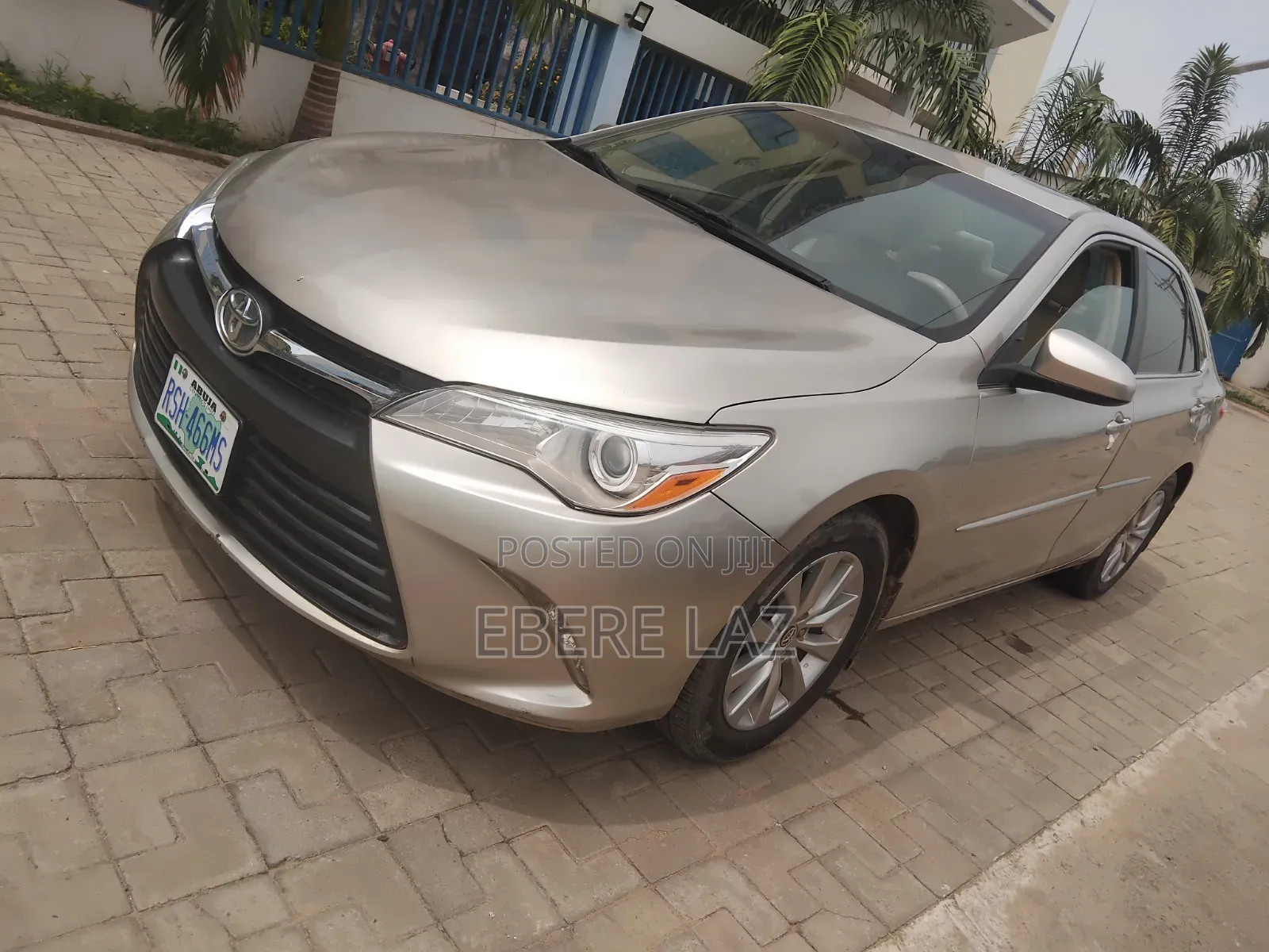 Toyota Camry 2016 Gold