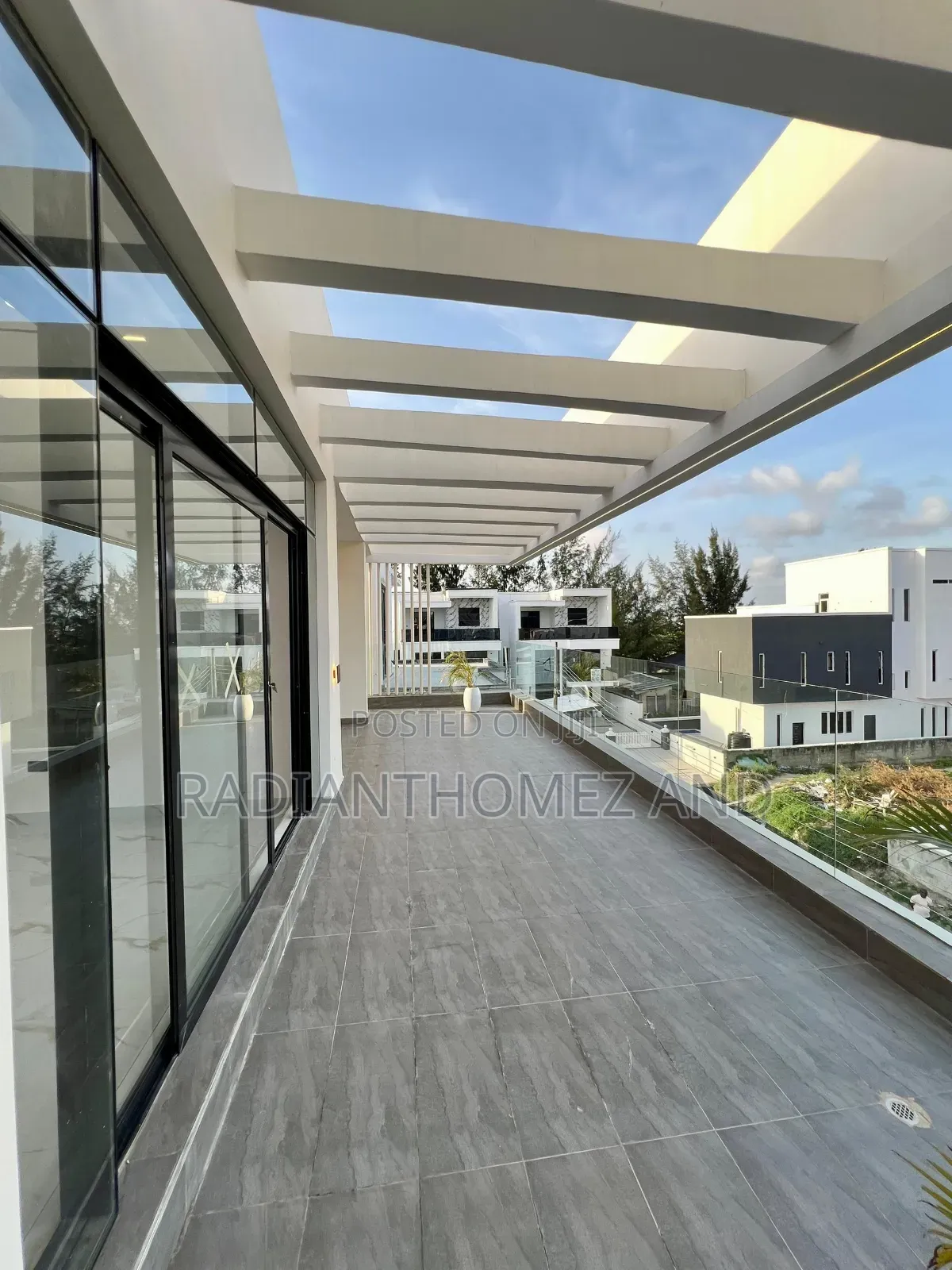 5bdrm Mansion in Lekki County for sale