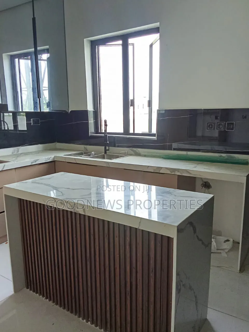 5bdrm Duplex in Orchid Road, Ikota for sale
